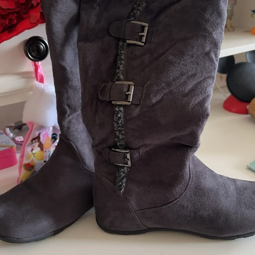 Boots - Picture 2 of 2